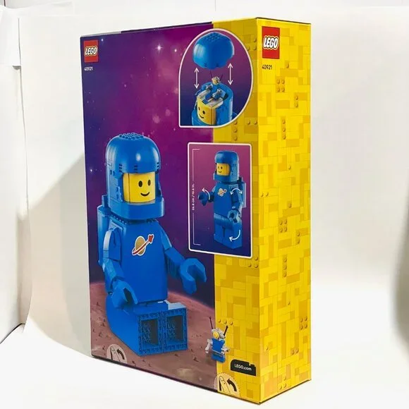 LEGO 40921 Up-Scaled Blue Astronaut Minifigure Brand New NIB in Hand - Picture 6 of 14